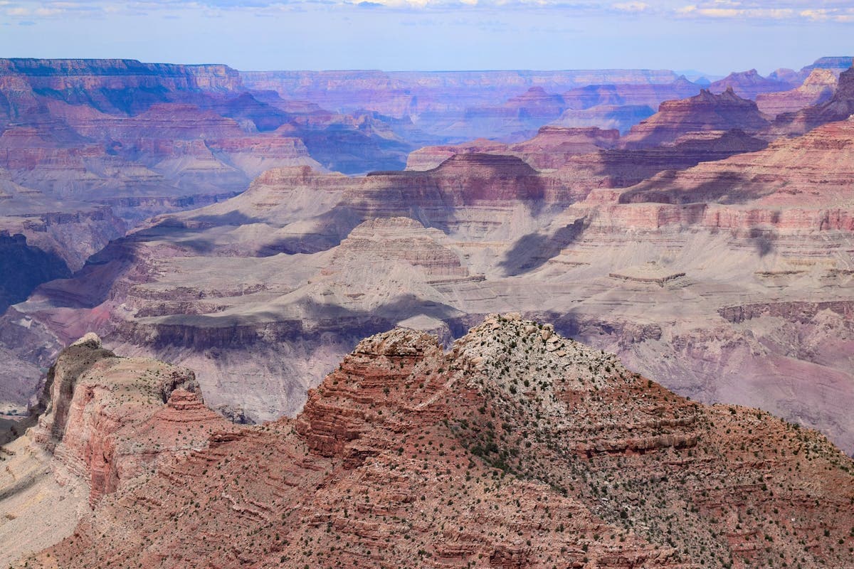 Pet transportation in Arizona - Grand Canyon red rock formations