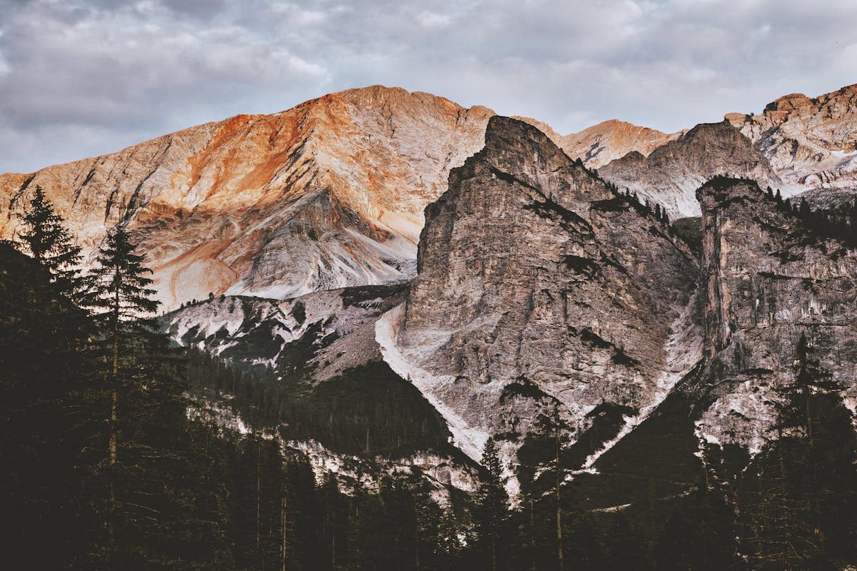 Pet transportation in Idaho - rugged Rocky Mountain landscape