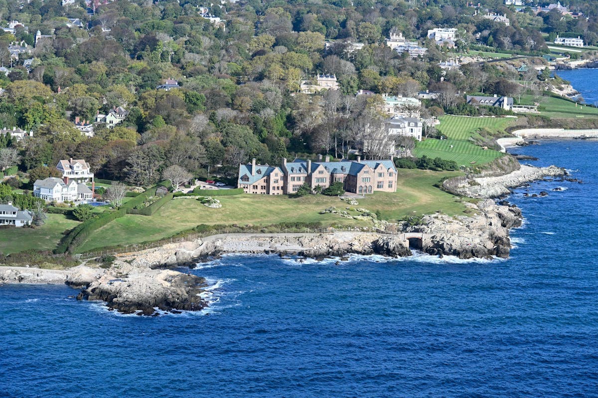 Pet transportation in Rhode Island - Newport coastline and historic homes